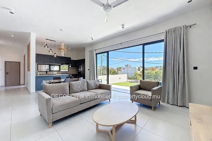 Maison moderne proche de la plage