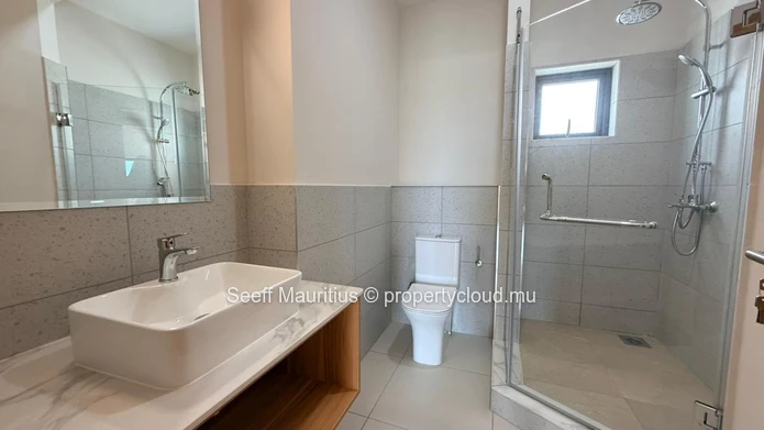 River Park Trianon - Modern Living: 2-Bedroom Apartment 