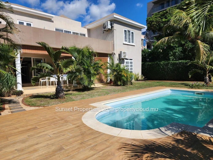 Villa Familiale | 4 chambres | Quartier résidentiel
