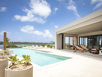 Magnificent Villa with Sea View & Private Pool - Rental in Anahita