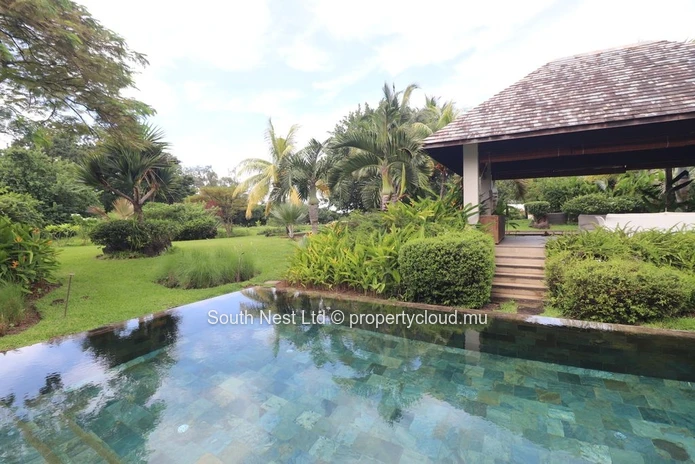 Superbe villa de 4 chambres avec un jardin tropical 