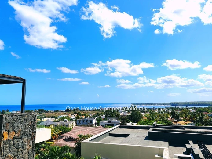 Luxurious Townhouse/Duplex in Tamarin with Communal Pool & Mountain Views - 3 Beds, Office, Fully Furnished, Rs 44M