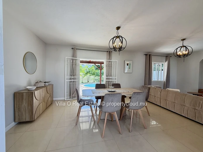 Close to Intermart Calodyne and the beaches, welcomed at the parking area by a lovely landscaped garden, bright furni...