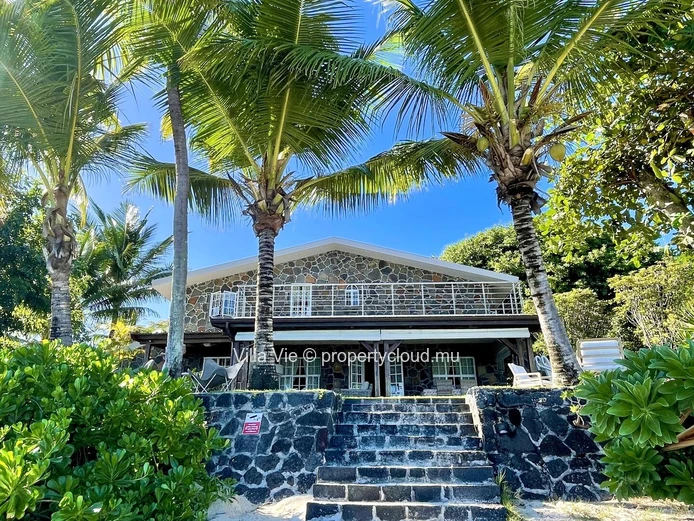 Grand Baie - Charmante villa de 3 chambres pieds dans l'eau