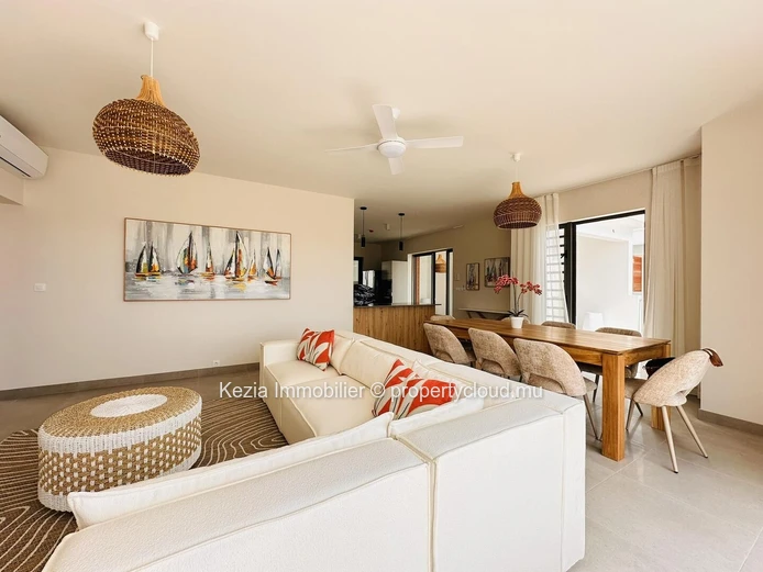 Contemporary Penthouse Close To The Beach