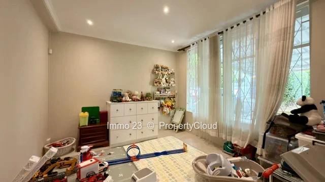 Houses / Villas - 4 bedrooms - Beau Bassin