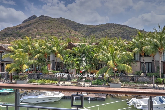 Comfortable 3 bedroom semi-detached villa sold with boat mooring