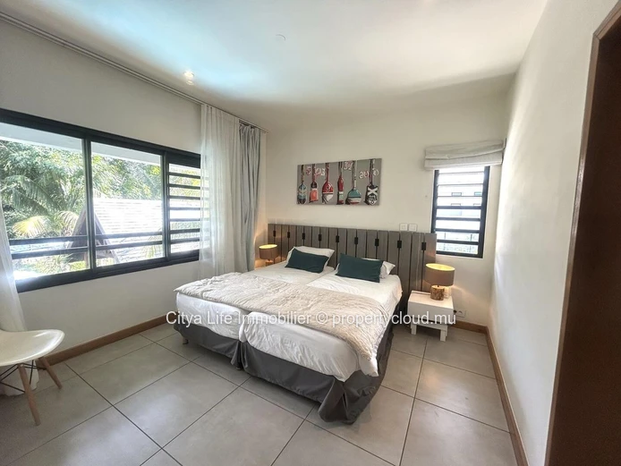 Luxurious RES Villa with Private Pool in Rivière Noire - Black River Area! 3 Beds, Solar Panels, Close to Amenities. ...