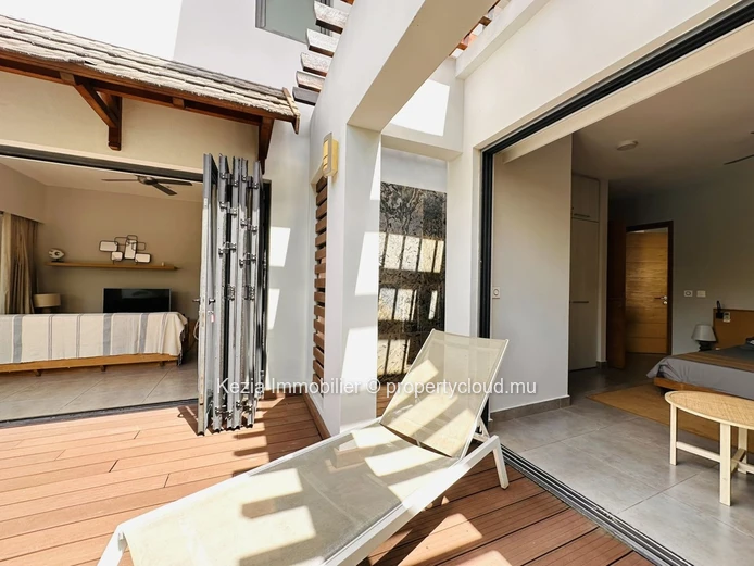Contemporary Villa In A Secure Residence