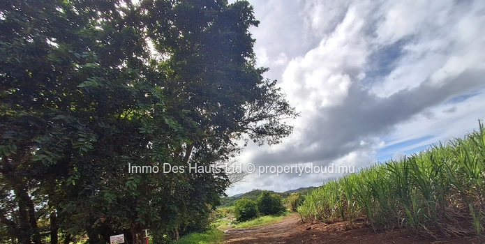 Agricultural land for Sale in Riche en Eau for ecological investment 