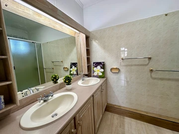 4 Bedroom Apartment