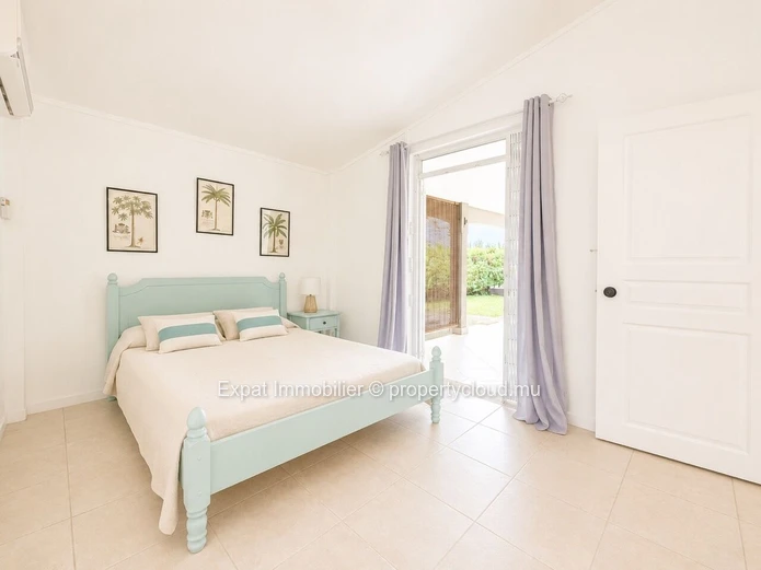 Maison non meublée 4 chambres avec accès direct à la plage – À louer à Tamarin