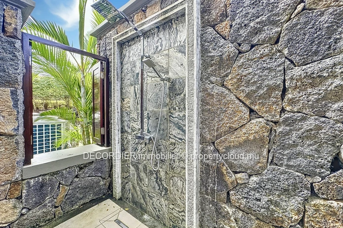 Magnifique villa située à Villa Valriche - accessible aux étrangers