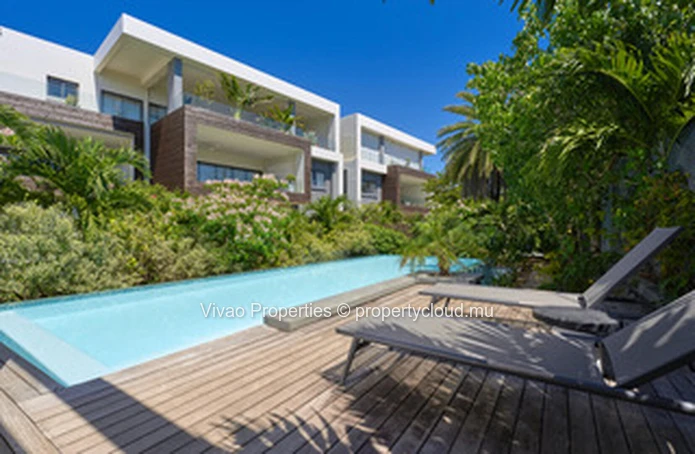 Cozy apartment accessible to foreigners for sale in Pointe aux Canonniers, 131m², 3 bedrooms, shared pool, garden, se...