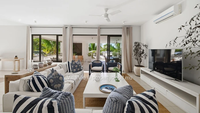Péreybère - Magnificent 3-bedroom penthouse with large rooftop and private pool (Sole Mandate)