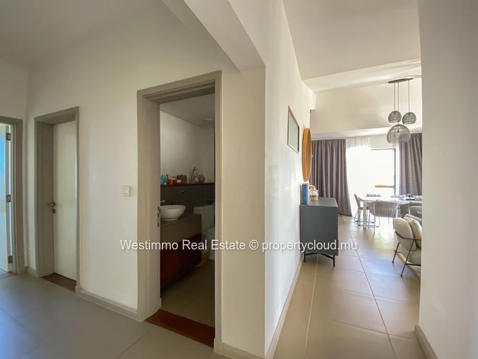 Prestigious penthouse for long-term rent in Azuri