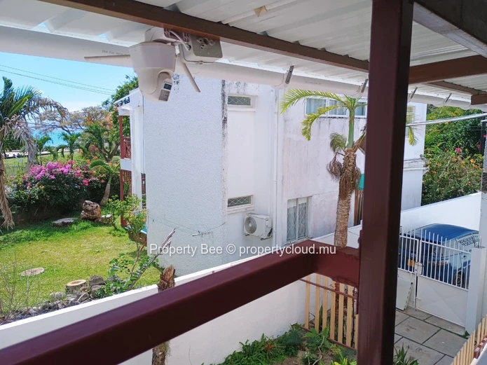 4 Beachfront Tourist Apartments on State-Land on Sale Altogether