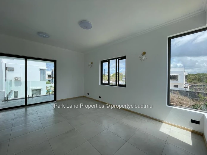 Brand new contempory house nestled in a quiet neighbourhood
