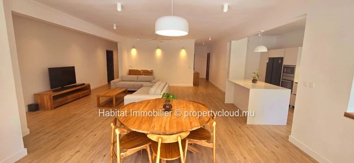 A louer : Découvrez ce magnifique appartement de 185 m², entièrement meublé et équipé, situé à Moka