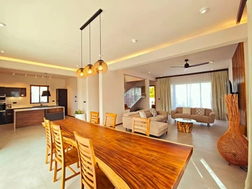 4 Bedroom Villa