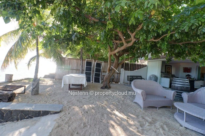  Maison pieds dans l'eau semi-meublée 3 chambres – Vivre au bord de l'océan en long terme