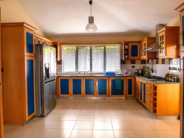 5 Bedroom Villa