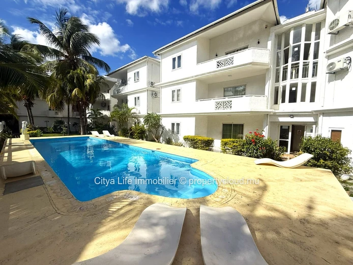 Charming Furnished Apartment with Sea Views in Flic en Flac