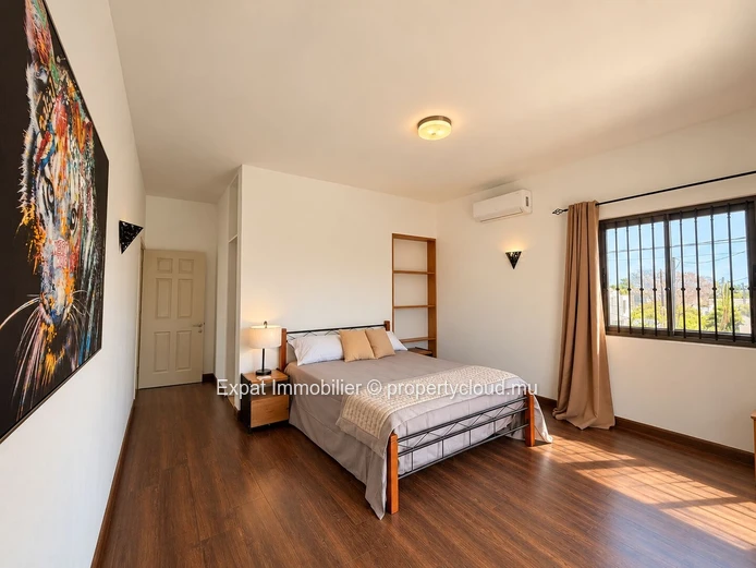 Stunning Renovated 3-Bedroom Ensuite Villa with Private Pool – Pereybere