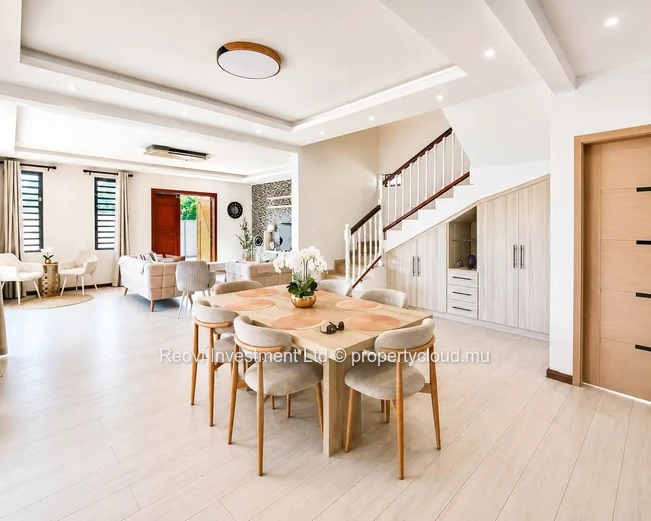 Villa Spacieuse et Moderne de 4 chambres à Grand Baie avec Piscine