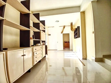 8 Bedroom House