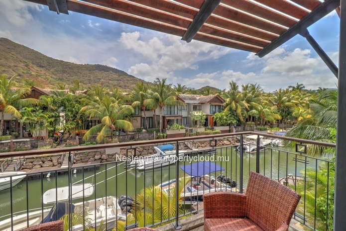 Comfortable 3 bedroom semi-detached villa sold with boat mooring