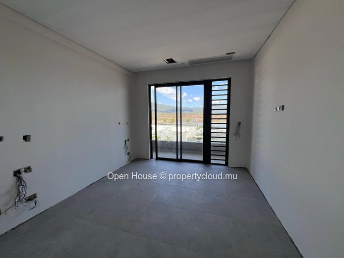 2-Bedroom Apartment for Sale in Black River with Common Pool