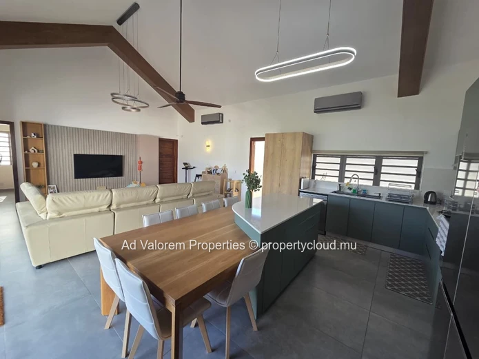 Exclusive – For Rent: 3-Bedroom Villa with Pool & Solar Energy in Grand Baie (Sole Mandate)