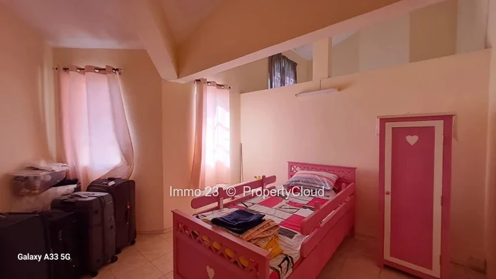Maisons / Villas - 4 chambres - Roches Brunes