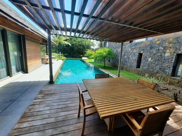 5 Bedroom Villa