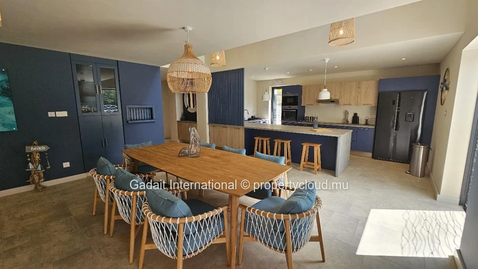 Invest in a magnificent villa with panoramic views of Morne and the lagoon in the west of Mauritius