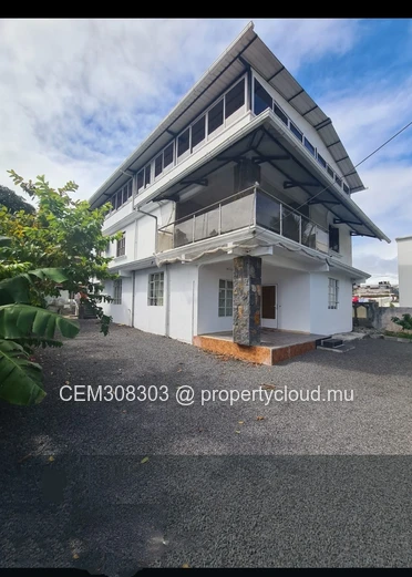 Maison à Vendre – Rose Hill | 8 Chambres 