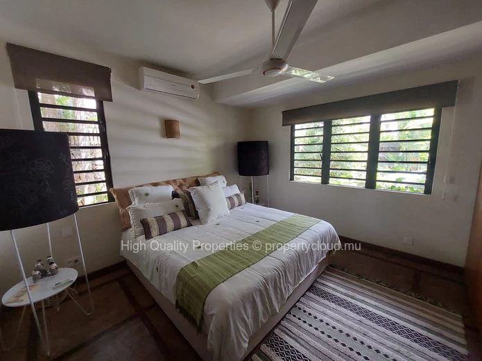 Beachfront 4-Bed Villa with Pool in Belle Mare, Flacq - For Rent