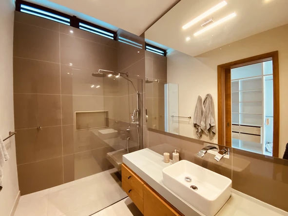 5 Bedroom Villa