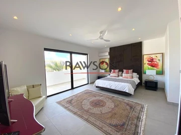 4 Bedroom Villa