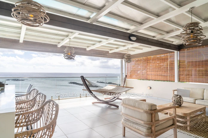 Penthouse meublé de 3 chambres avec piscine à Pointe aux Biches