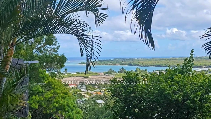 Villa de Luxe Off-Market à Louer – 5 Chambres, Piscine à Débordement, Tamarin (Ouest)