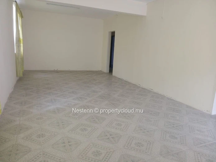 Spacious traditional triplex villa with 8 bedrooms 