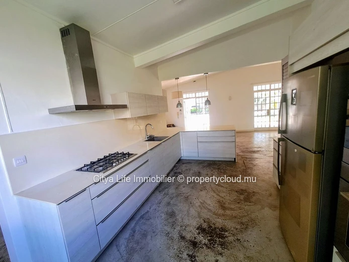 Maison 3 chambres avec piscine à vendre à Pointe aux Canonniers