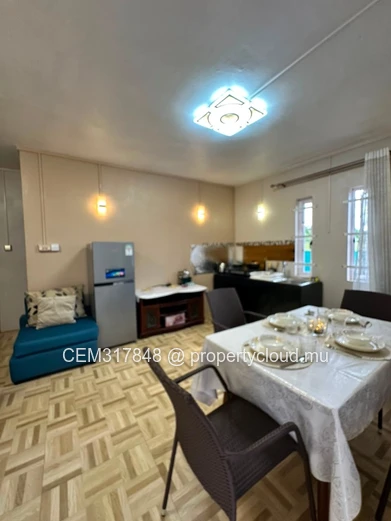 Appartement d'une Chambre à Louer – Centre de Flacq