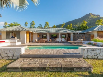 4 Bedroom Villa
