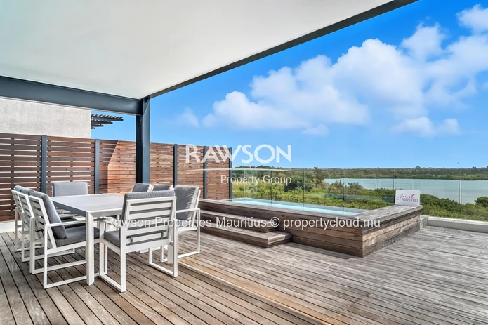 3 En-Suite Bedroom Penthouse | Sea View | Private Pool | Saint-Antoine