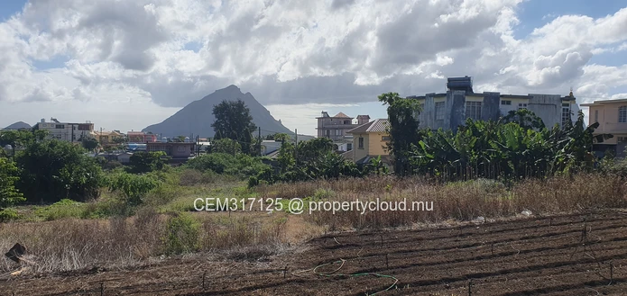 Freehold Residential & Commercial Land for Sale – Solferino No 5, Vacoas 