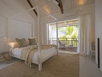 6 Bedroom Villa