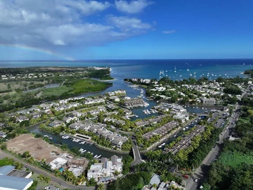 3-Bedroom Townhouse for Sale in La Balise Marina, Mauritius – Private Mooring, Pool & Optional Boat Garage